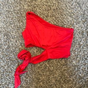 One shoulder crop top